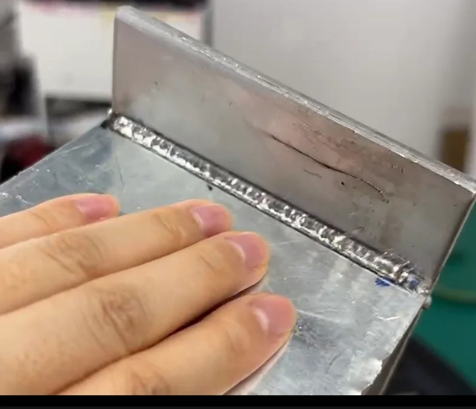 Handheld Laser Welder For Plum - Industrial Laser Welding Tool 评论和价格
